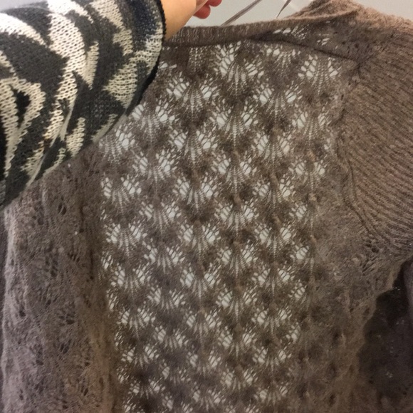 Lauren Conrad Scalloped back Sweater - Picture 3 of 3